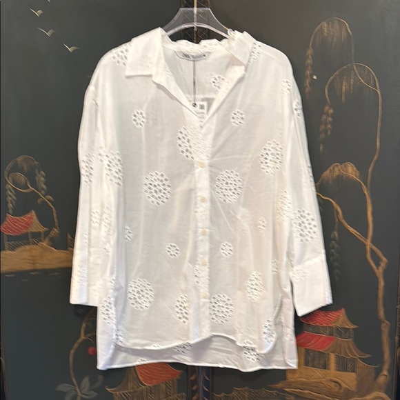 NWT Zara - Women's White Eyelet Top Size XL - Picture 1 of 7